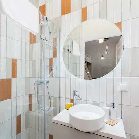 City Centre Deluxe Studio With Mezzanine *